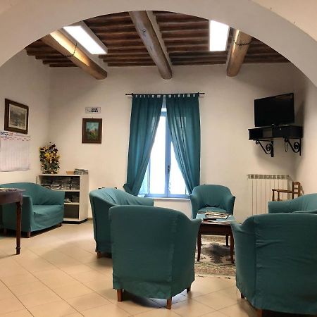 Residenza Pitigliano Gens Petilia - Nuova Gestione Hotel Екстериор снимка