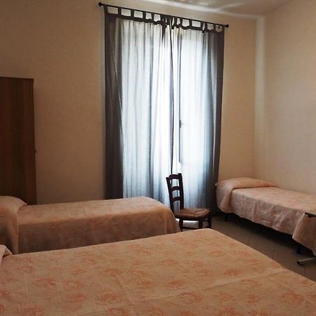 Residenza Pitigliano Gens Petilia - Nuova Gestione Hotel Екстериор снимка