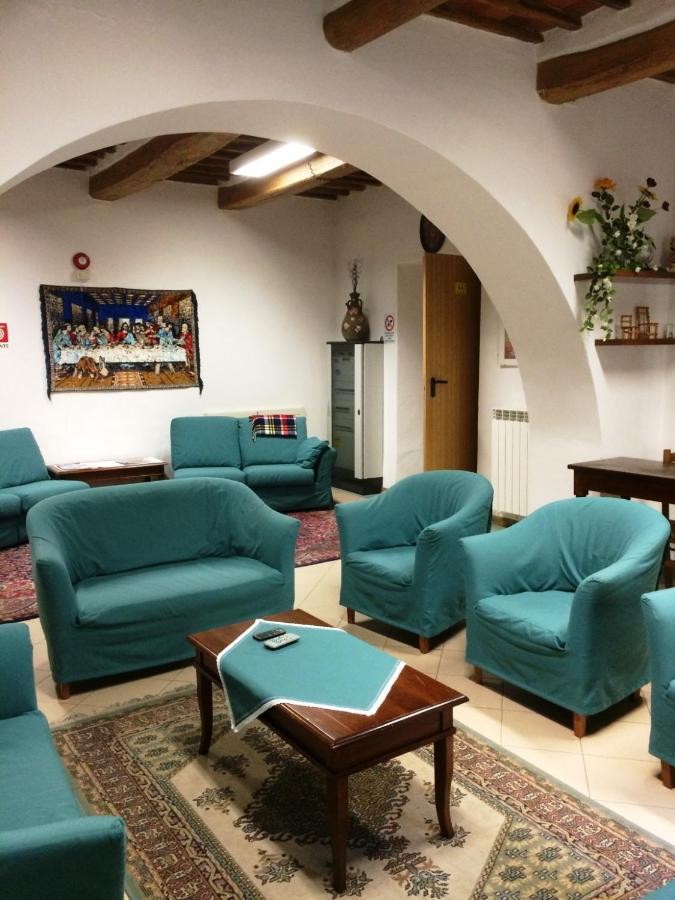 Residenza Pitigliano Gens Petilia - Nuova Gestione Hotel Екстериор снимка