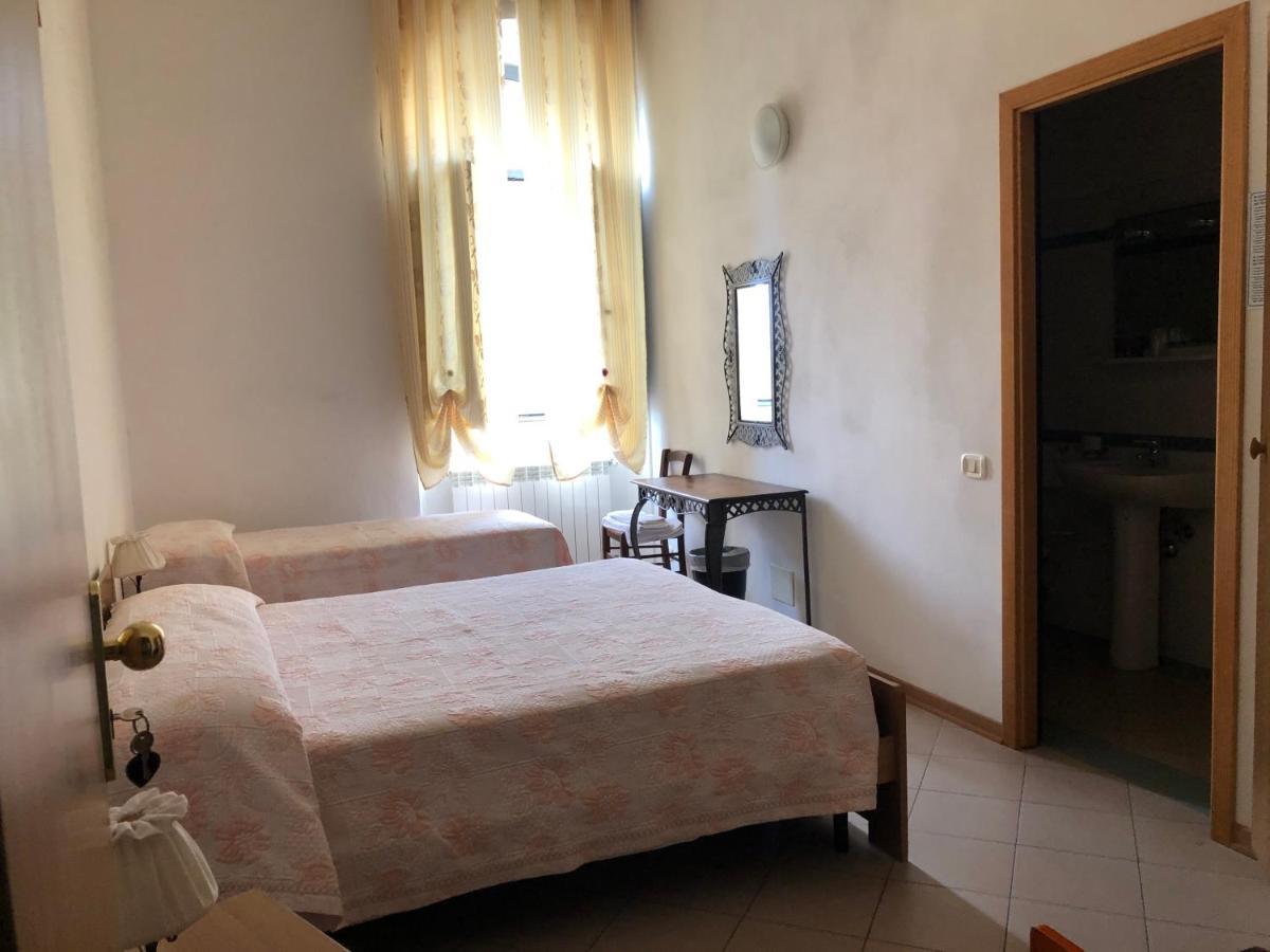 Residenza Pitigliano Gens Petilia - Nuova Gestione Hotel Екстериор снимка