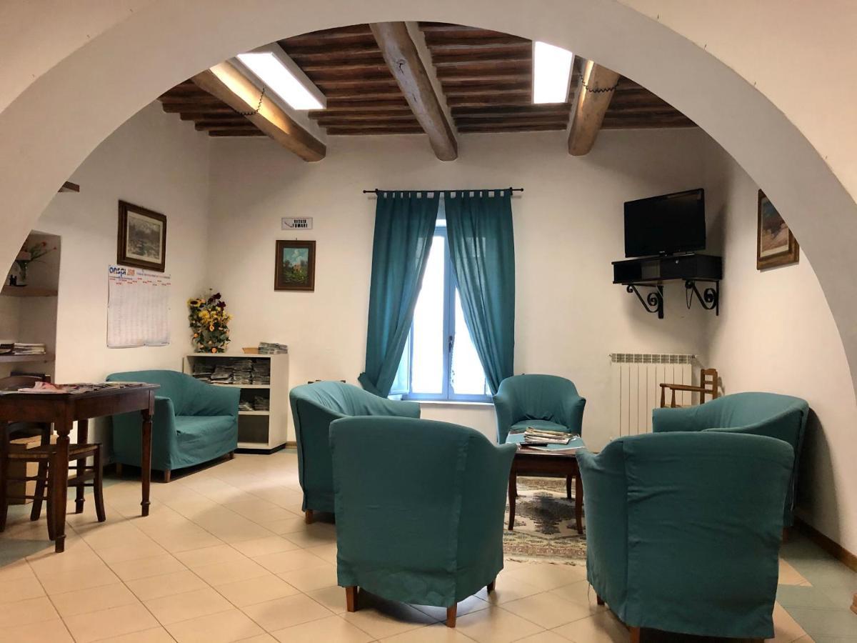 Residenza Pitigliano Gens Petilia - Nuova Gestione Hotel Екстериор снимка