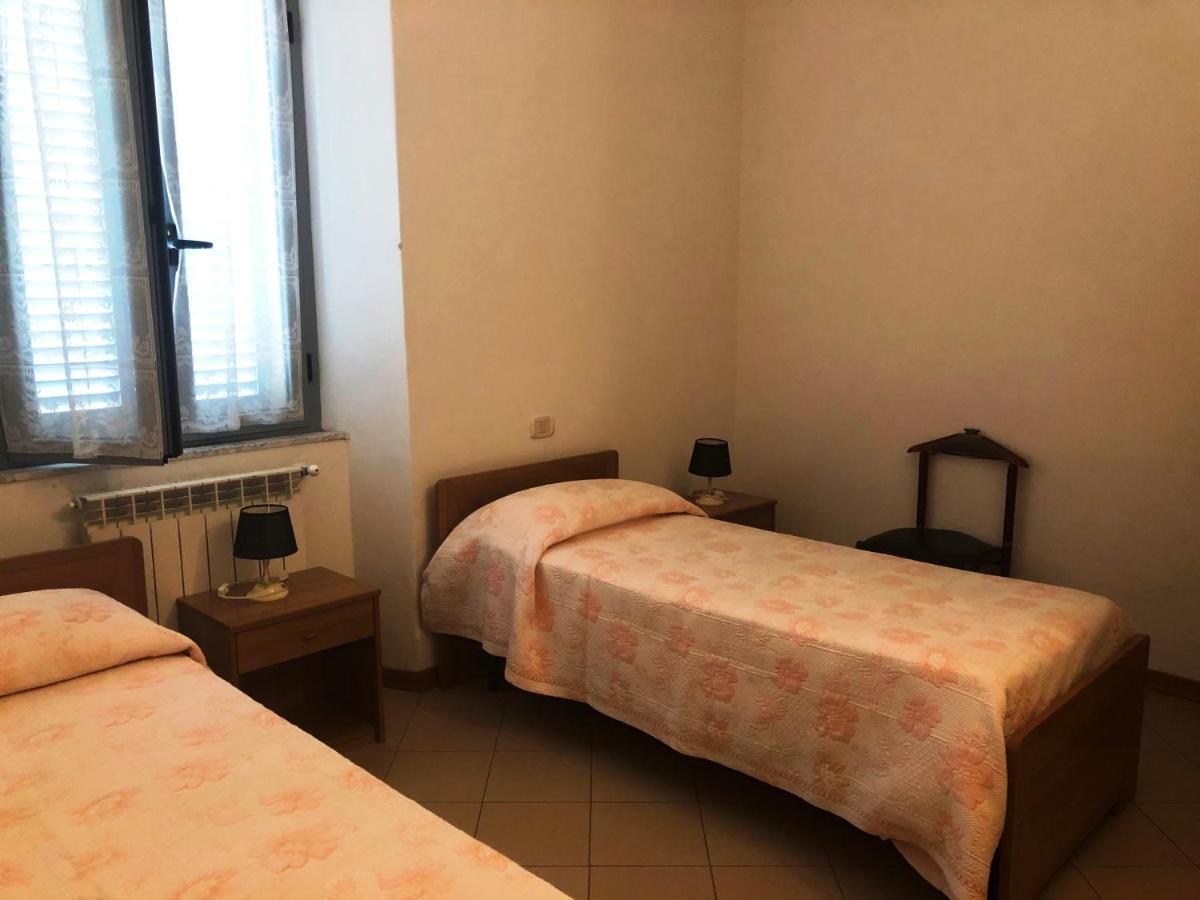 Residenza Pitigliano Gens Petilia - Nuova Gestione Hotel Екстериор снимка