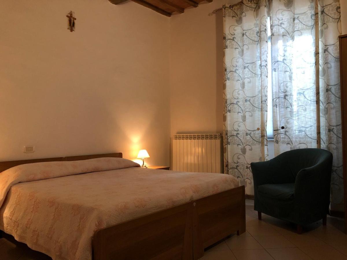 Residenza Pitigliano Gens Petilia - Nuova Gestione Hotel Екстериор снимка