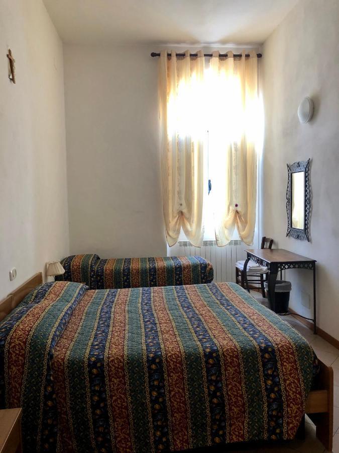 Residenza Pitigliano Gens Petilia - Nuova Gestione Hotel Екстериор снимка