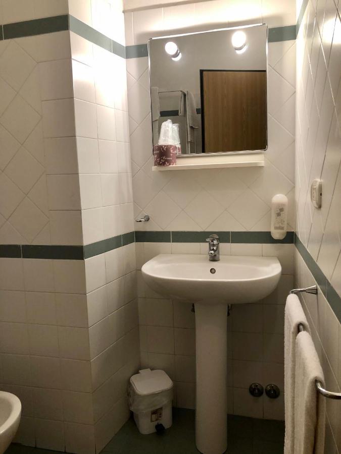 Residenza Pitigliano Gens Petilia - Nuova Gestione Hotel Екстериор снимка