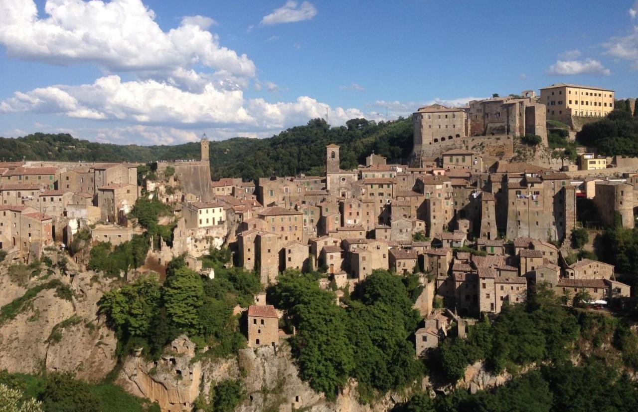 Residenza Pitigliano Gens Petilia - Nuova Gestione Hotel Екстериор снимка