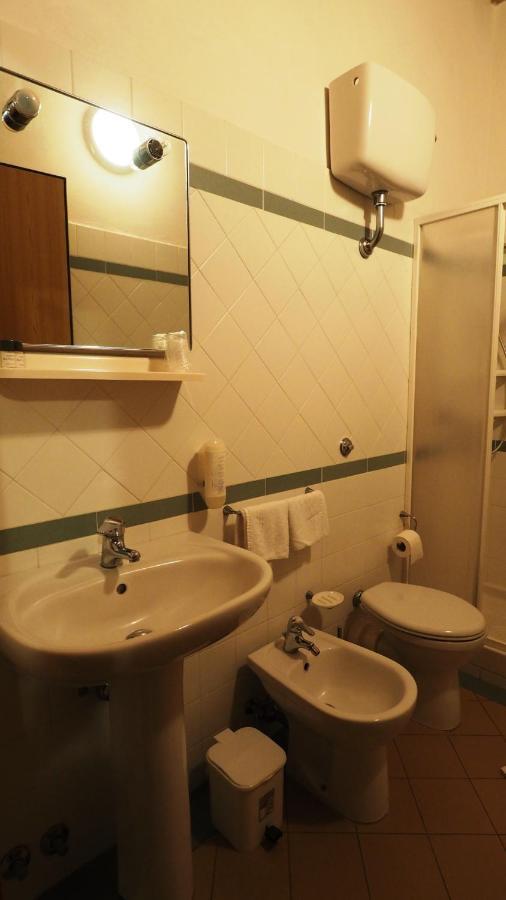 Residenza Pitigliano Gens Petilia - Nuova Gestione Hotel Екстериор снимка