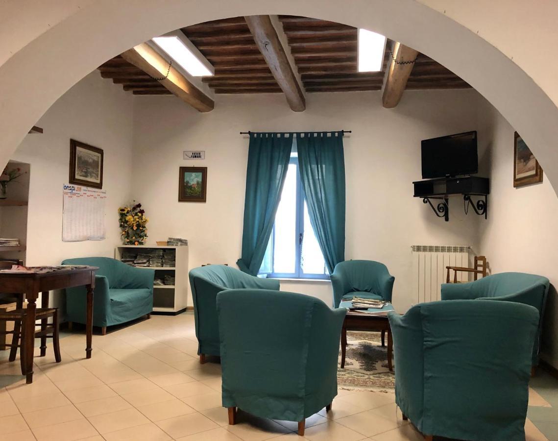 Residenza Pitigliano Gens Petilia - Nuova Gestione Hotel Екстериор снимка